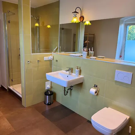 Holiday home Niemtsch -alte Schule-