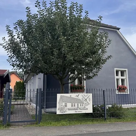 Niemtsch -alte Schule- זנפטנברג